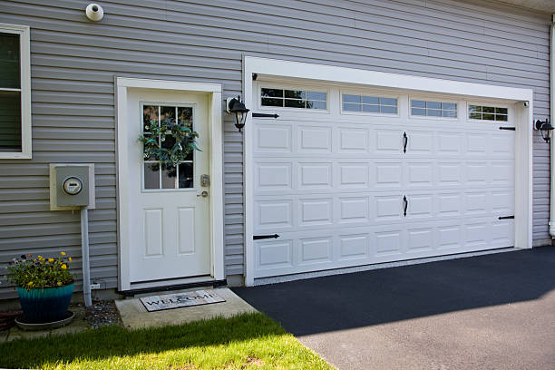 24/7 Emergency Garage Door Panel Replacement experts in The Colony, TX